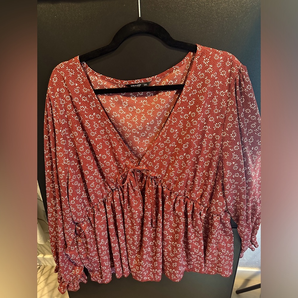 Long Sleeve Puplum Top with Flounce Sleeves and V neck Size 3X